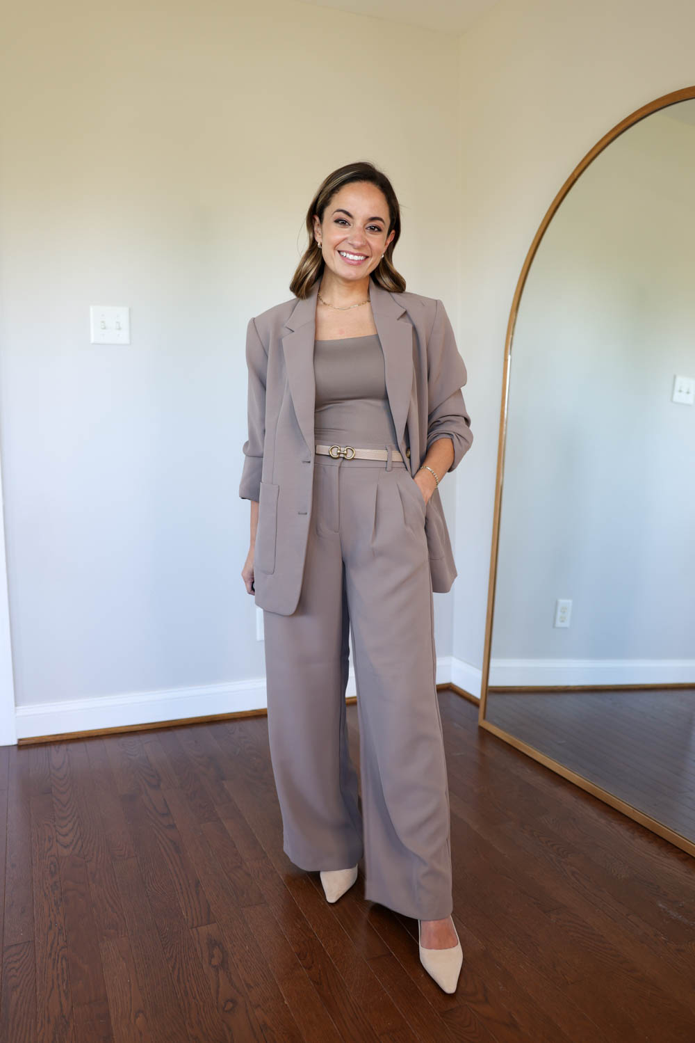 Petite-friendly outfits for work | LOFT versa collection | wide-leg trouser outfits | fall outfits for work 