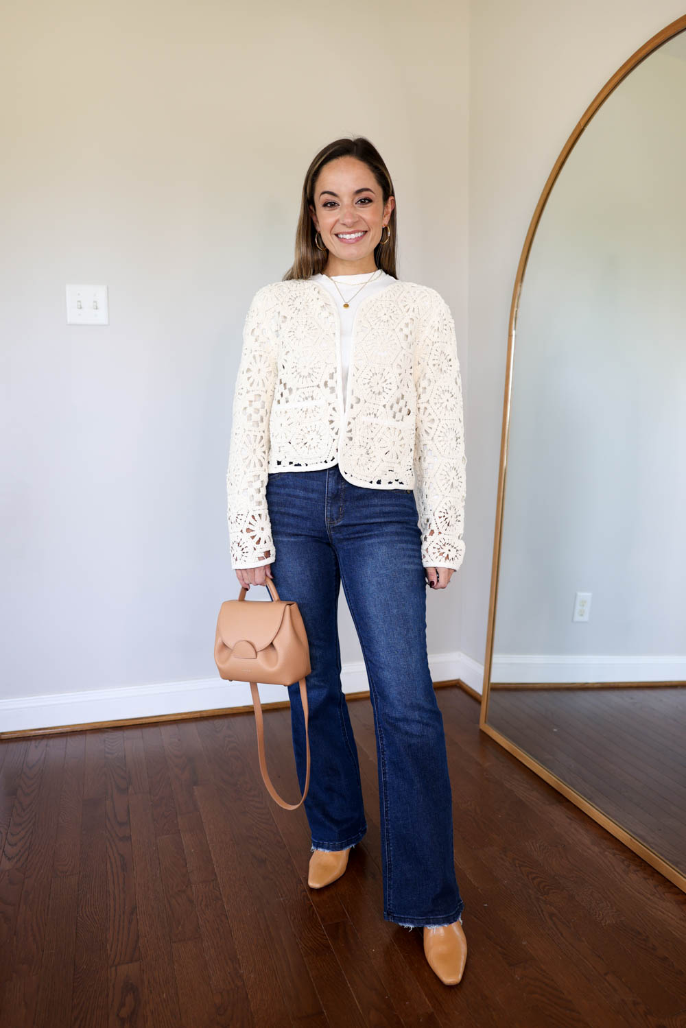 Casual Outfits for Fall with Bootcut Jeans Pumps Push Ups