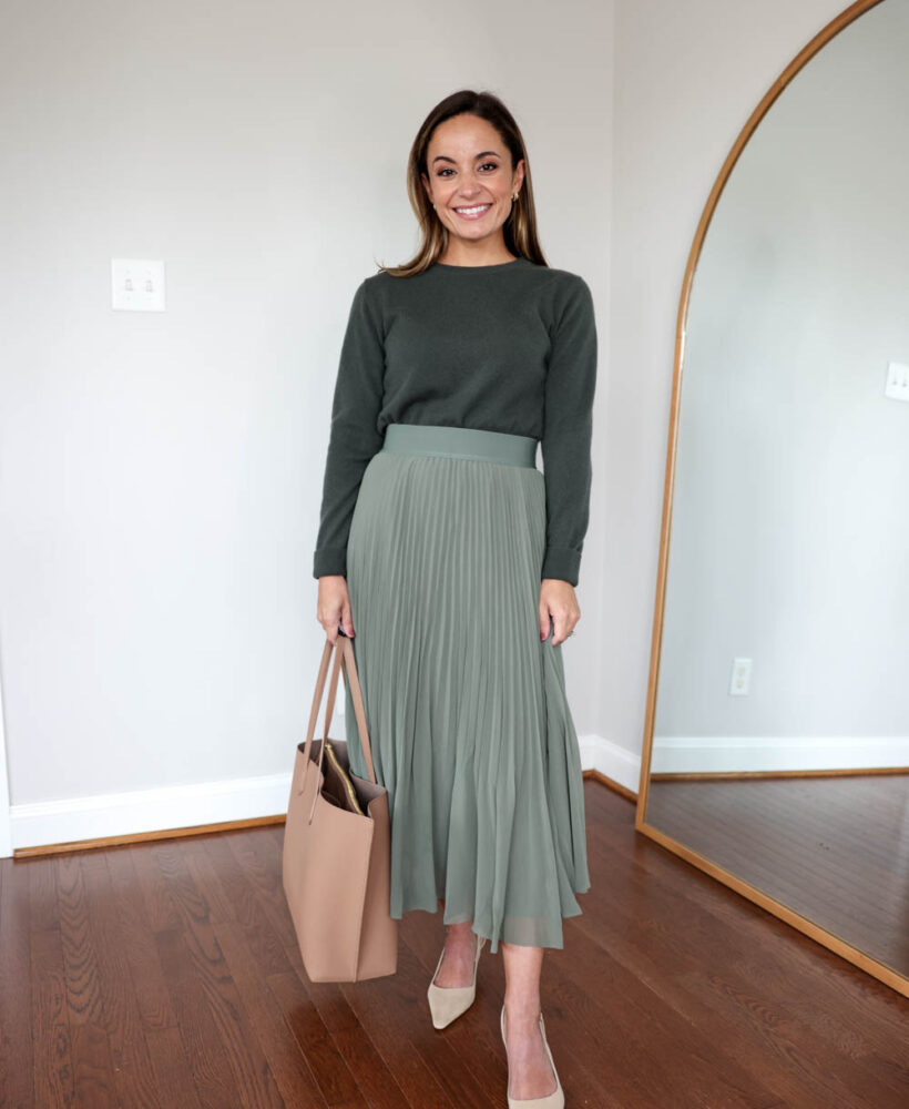 Tonal fall outfits via pumps and push-ups blog | pleated skirt outfits for fall | Aritzia Twirl skirt outfit | petite fashion | petite style