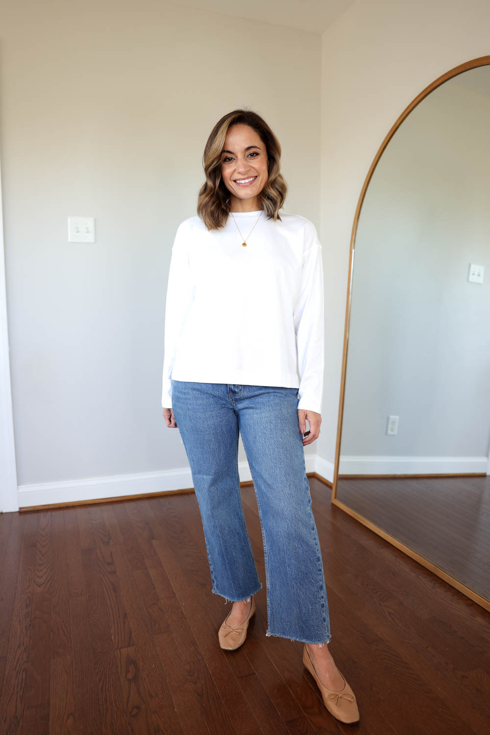 Petite-friendly white t-shirts via pumps and push-ups blog | white t-shirts | layering shirts for fall 