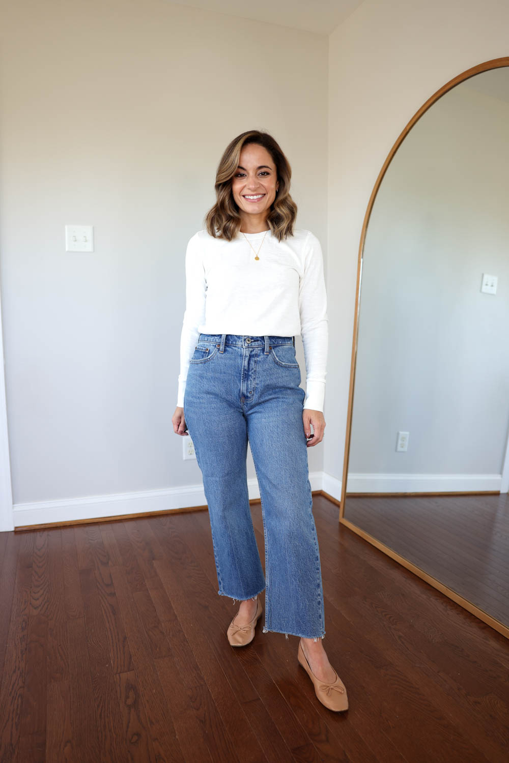 Petite-Friendly white t-shirt review | white layering t-shirts | the best white t-shirts