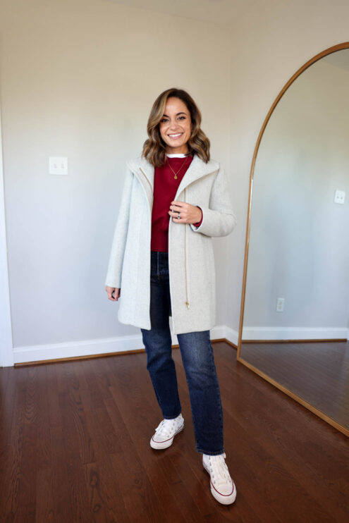 Petite-friendly fall outfits with sneakers and jeans | levi's wedgie jeans outfits | fall outfits | fall fashion | petite style