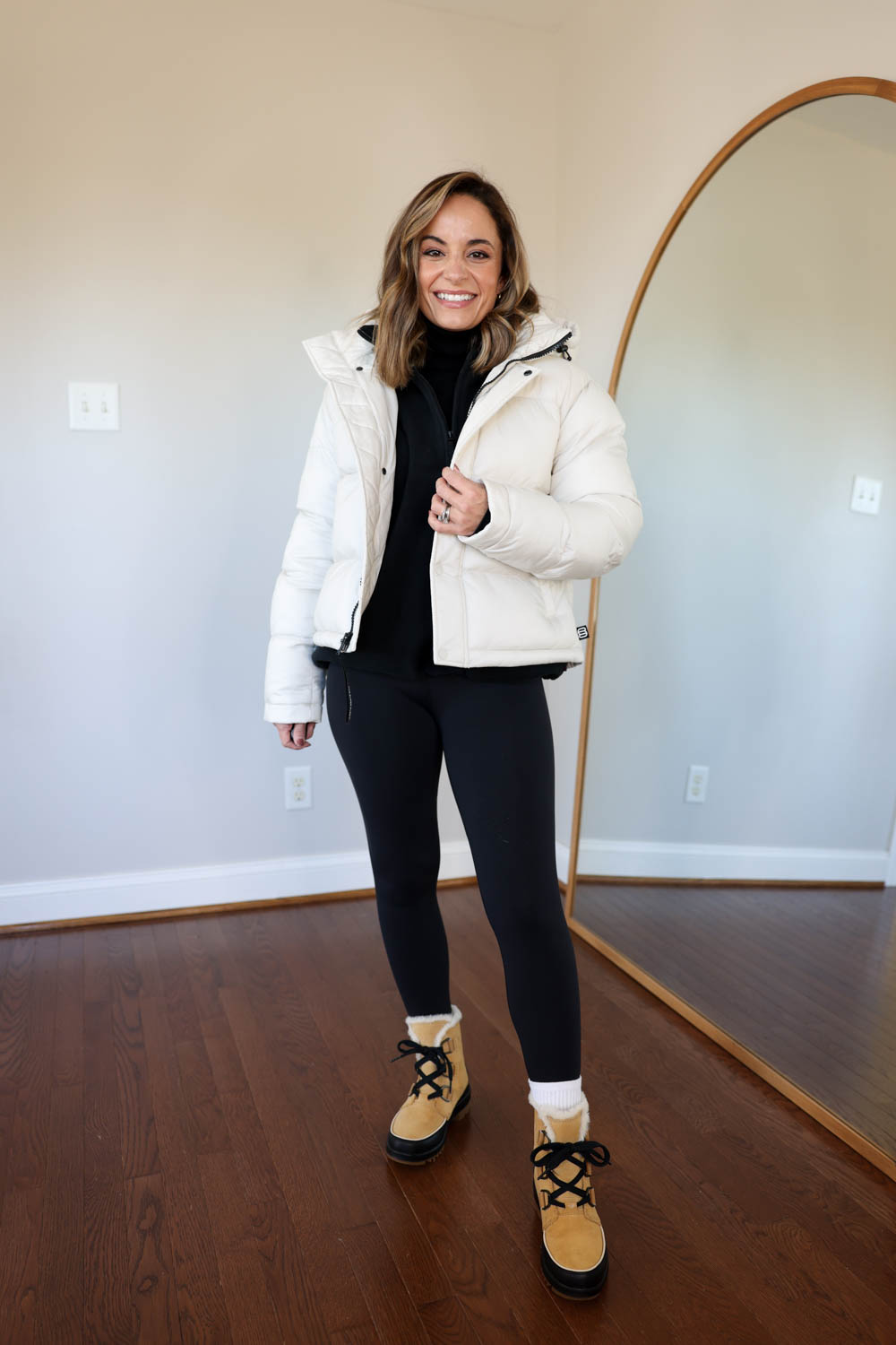 Petite-friendly winter coats | Super Puff review by petite style blogger Brooke of Pumps and Push-Ups | winter coat review | Aritzia coats