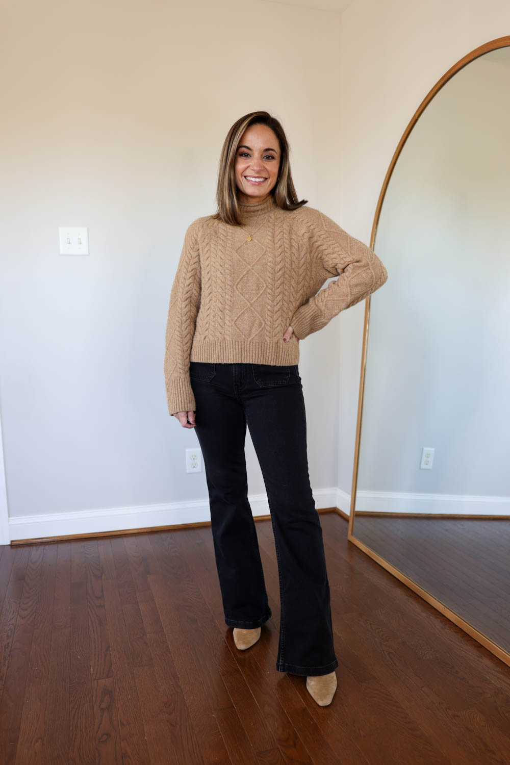 Petite-friendly fall outfits with black jeans via pumps and push-ups blog | petite fashion | petite style | fall outfits | black jeans outfits 