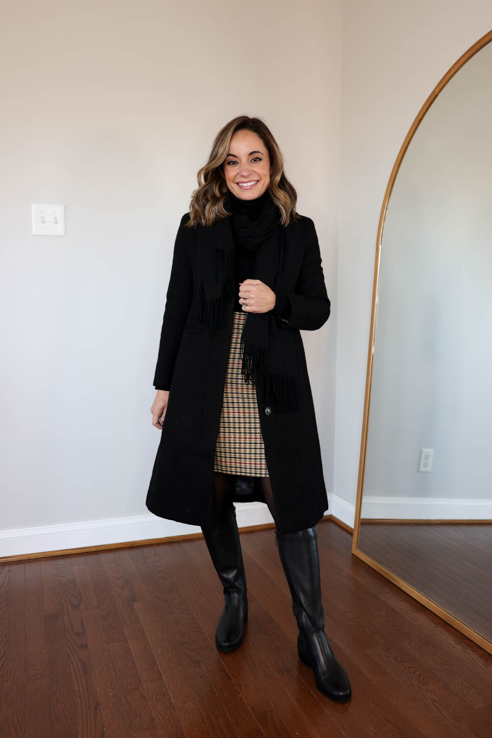 Petite-friendly outfits for Thanksgiving via pumps and push-ups blog | petite fashion | fall outfits | fall skirt outfits 