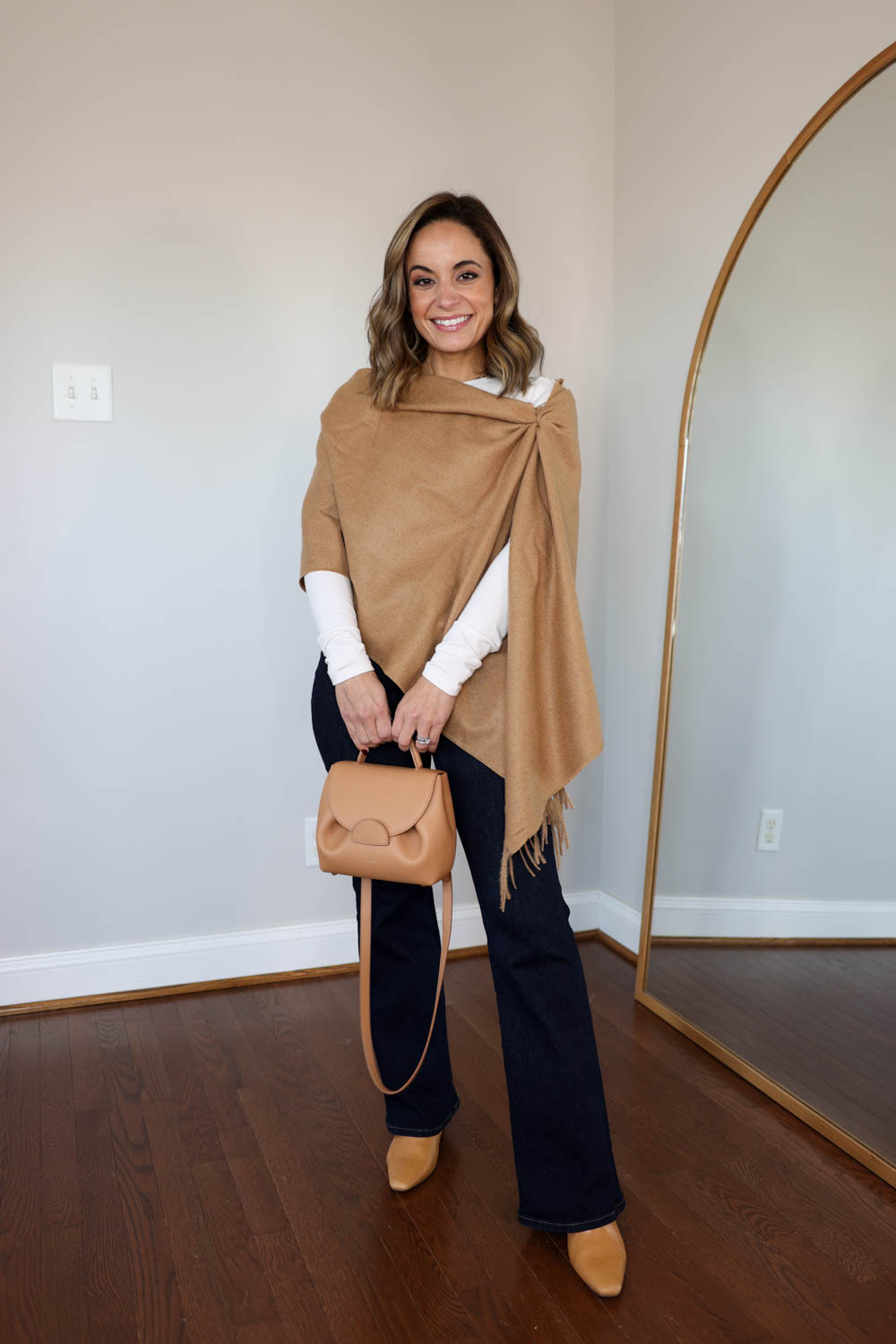 Petite-friendly outfit ideas for Thanksgiving via pumps and push-ups blog | fall outfits | flare jeans outfits 