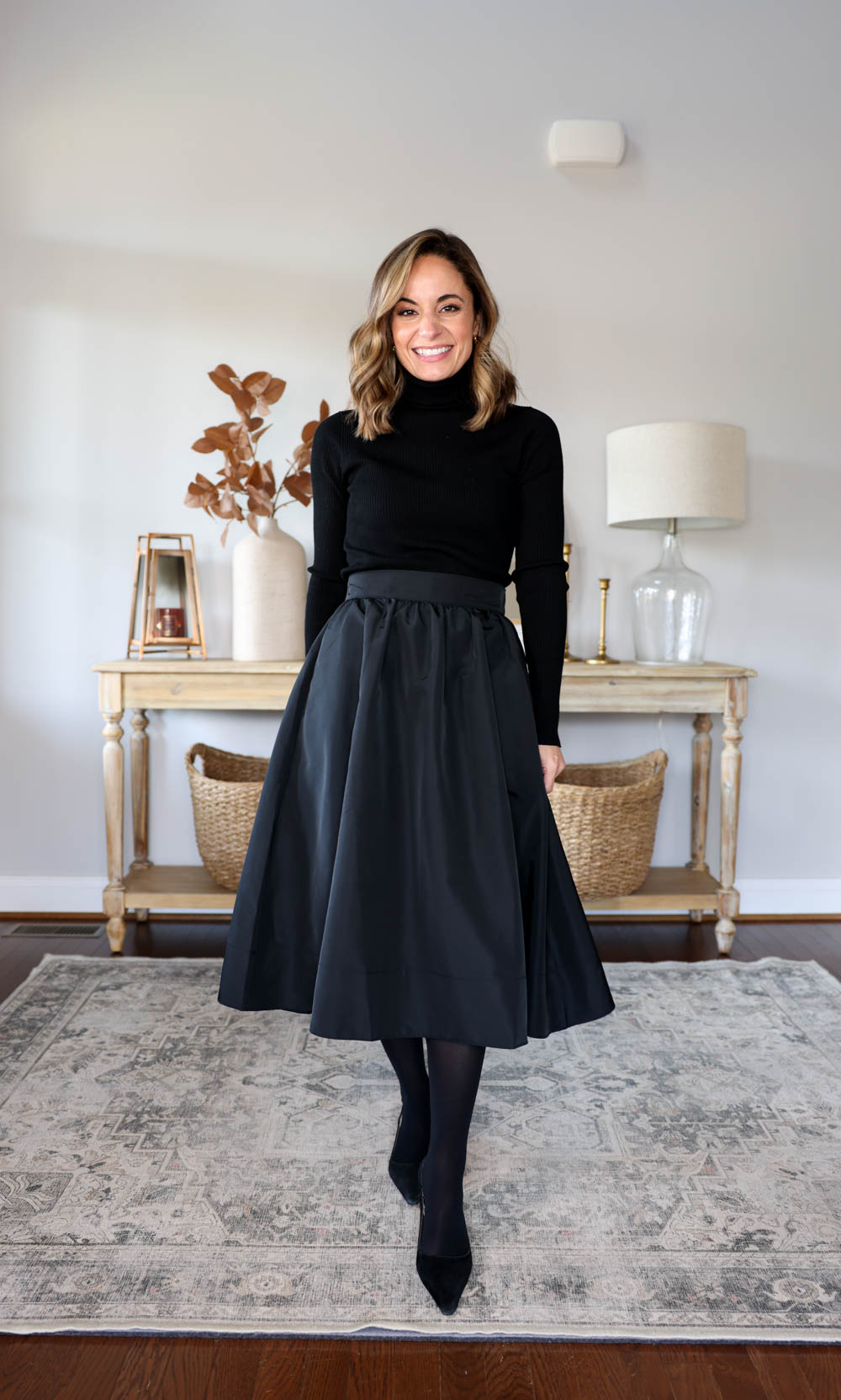 Petite-friendly outfit ideas for Thanksgiving | holiday outfits | swing skirt outfits | petite style | petite fashion