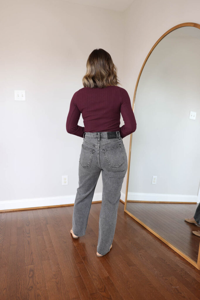 Petite-friendly jeans from Abercrombie | Vintage straight jeans review | abercrombie jeans review | petite jeans review | no hem jeans for petites