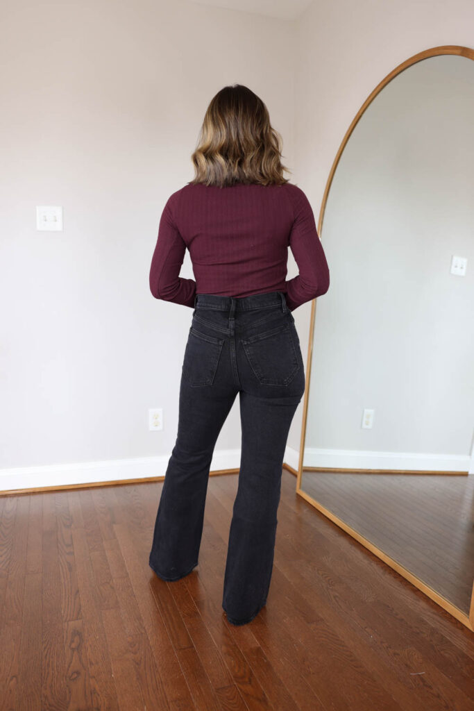 Petite-friendly flare jeans from Abercrombie | petite denim review | petite fashion | petite style | flare jeans outfits 