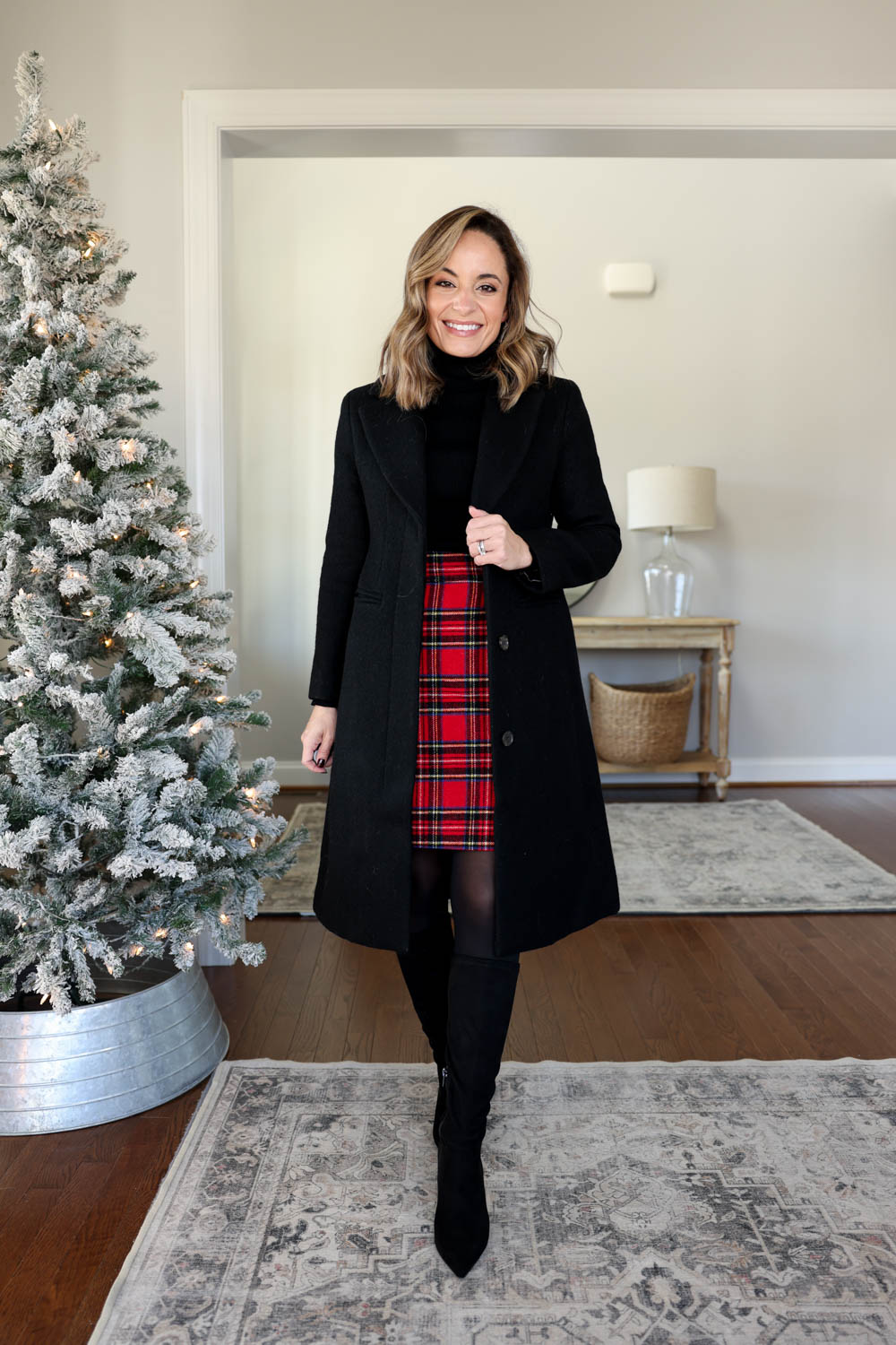 Petite-friendly outfit ideas for holiday photos | petite style | petite fashion | holiday outfits 