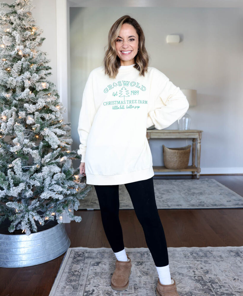 Casual Holiday outfits | festive holiday outfits | amazon holiday sweatshirts | petite fashion