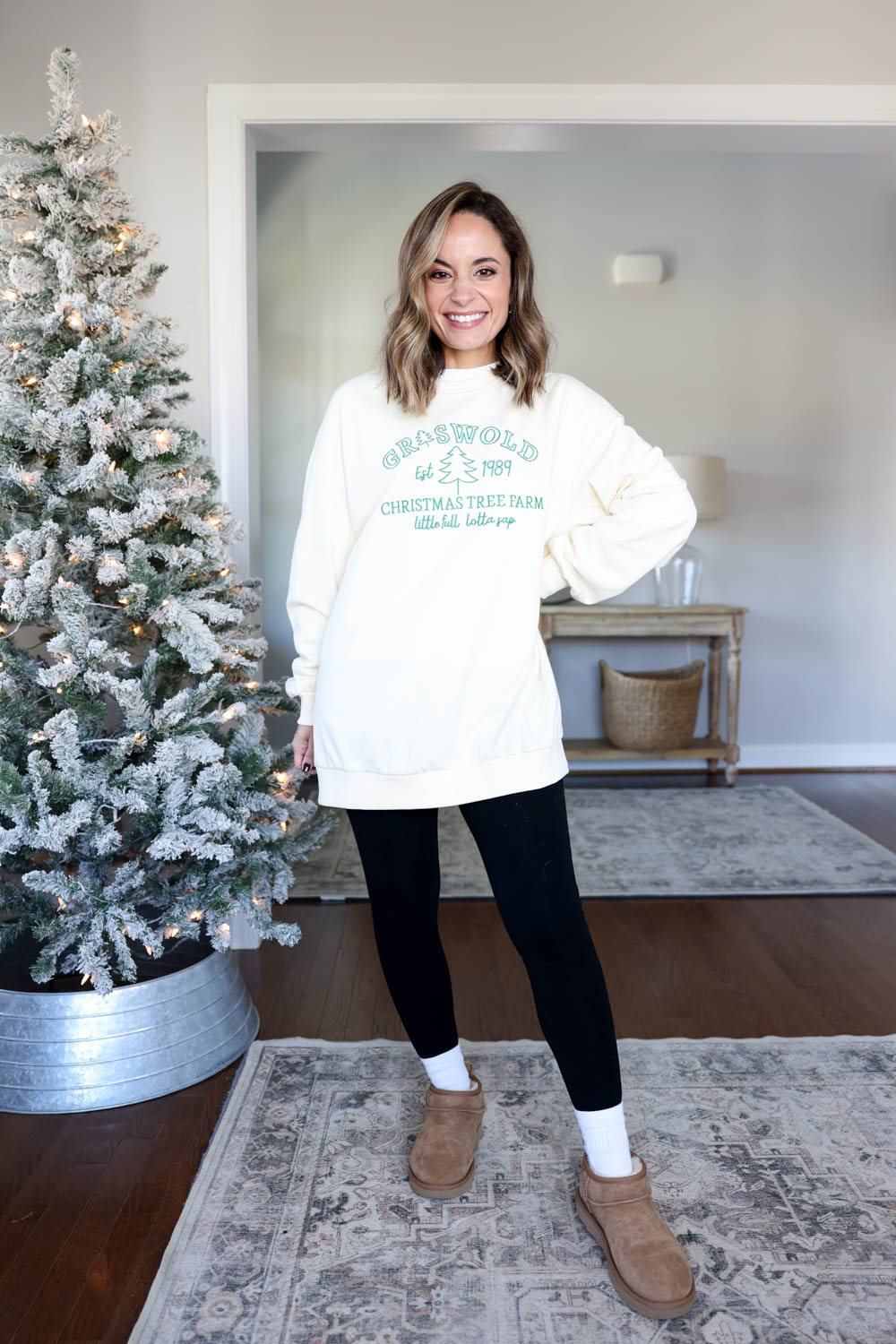 Casual Holiday outfits | festive holiday outfits | amazon holiday sweatshirts | petite fashion 