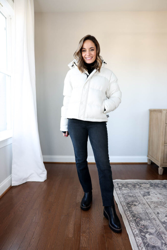 Petite-friendly winter coats via pumps and push-ups blog | winter puffer coats for petites | warm winter coats for petites | artizia super puff review | aritzia shorty super puff