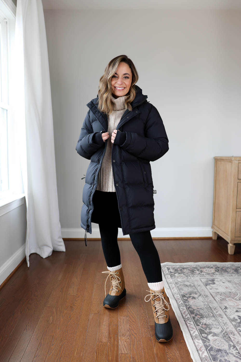 Snowboots | snowboots outfit | columbia snowboots | petite friendly winter outfits | puffer coats outfits 