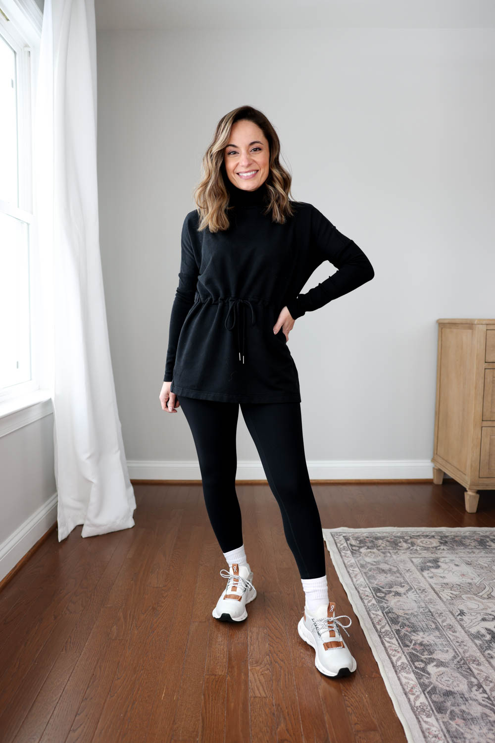 Petite-friendly winter activewear | leggings outfits | petite style | petite fashion 