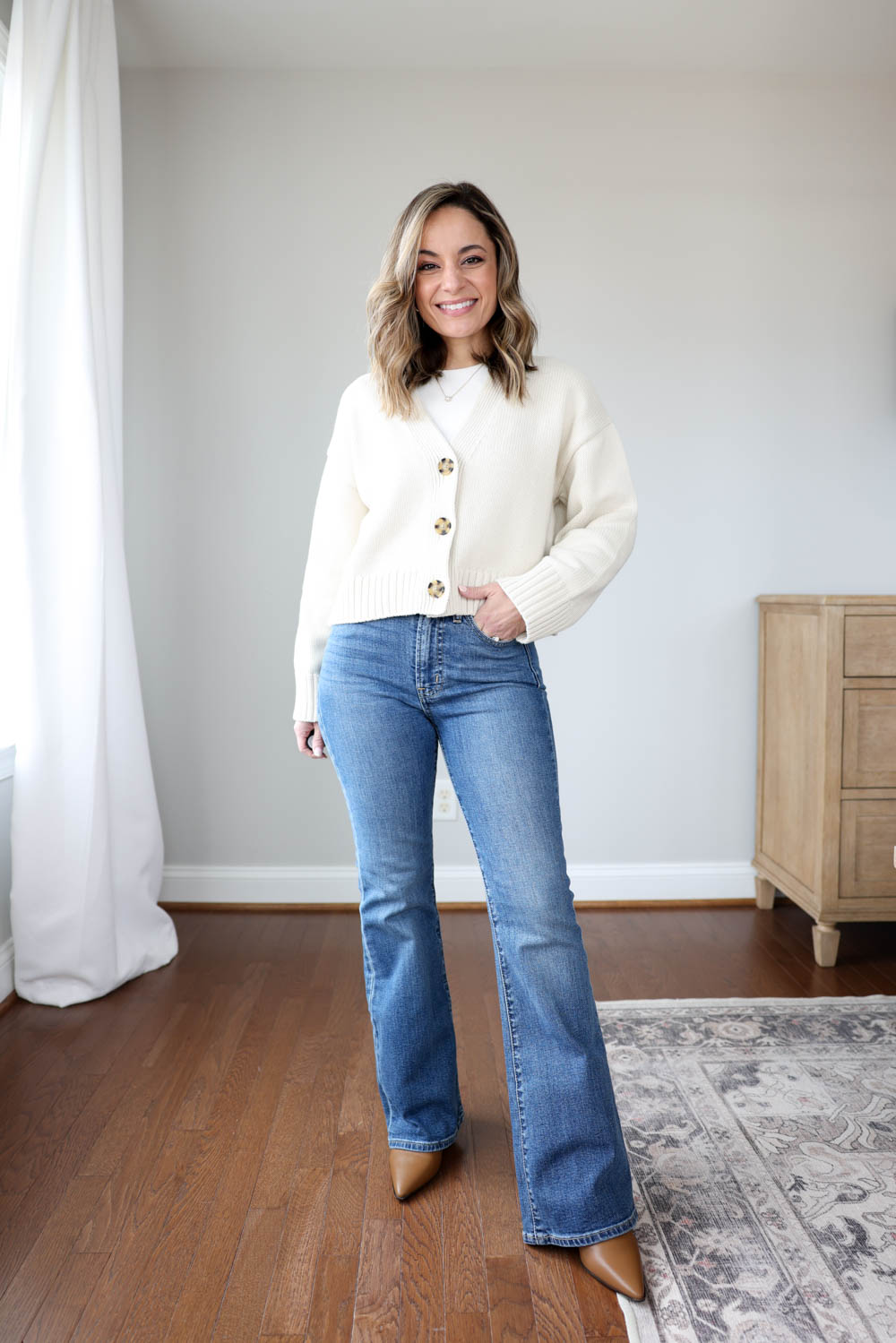 Petite jeans from Gap via pumps and push-ups blog | petite style | petite fashion | flare jeans for petites | spring transition outfits | no hem jeans for petites 