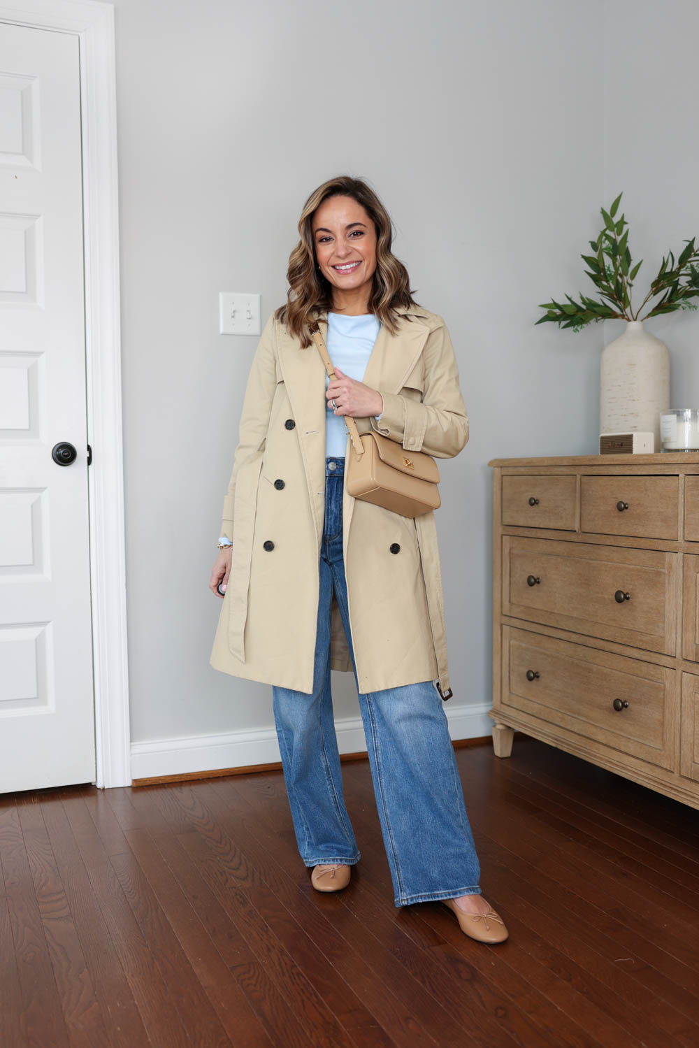 Petite-friendly trench coat via pumps and push-ups blog | spring jackets | petite friendly spring jackets | petite friendly trench coat | trench coat outfits 