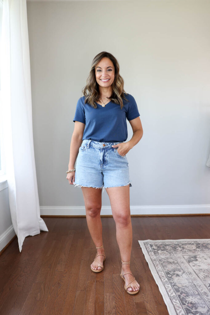Petite style blogger Brooke of Pumps and Push-Ups wearing a petite-friendly organic cotton Softspun V-Neck T-shirt from Pact, perfect for comfortable and stylish basics