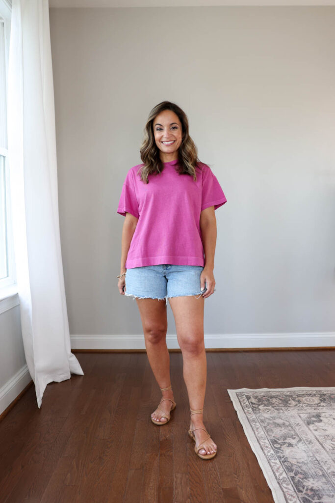 Petite style blogger Brooke of Pumps and Push-Ups wearing a vintage cotton t-shirt from Old Navy | petite-friendly cotton t-shirts | petite-friendly basic t-shirts