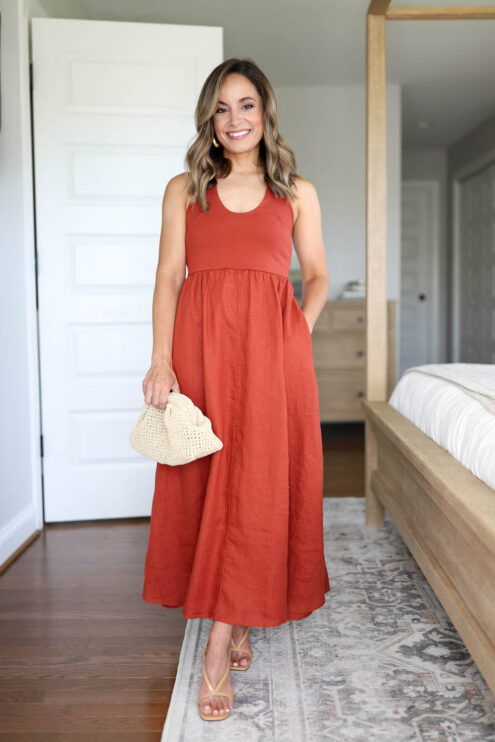 Summer outfits by color: red | red summer outfits | summer dresses | summer outfits | linen shorts | linen skirts