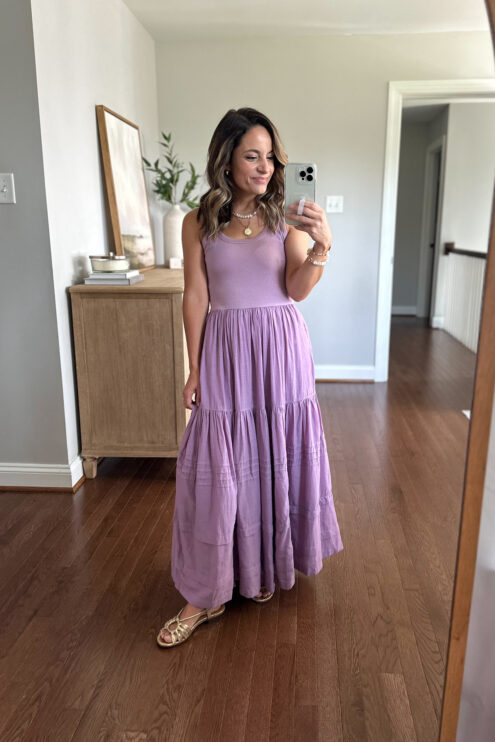 Petite-friendly maxi dress for petites via Pumps and push-ups blog