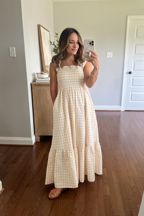Brooke of Pumps and Push-Ups styling a petite-friendly gingham dress from Amazon | recent looks from Pumps & Push-Ups