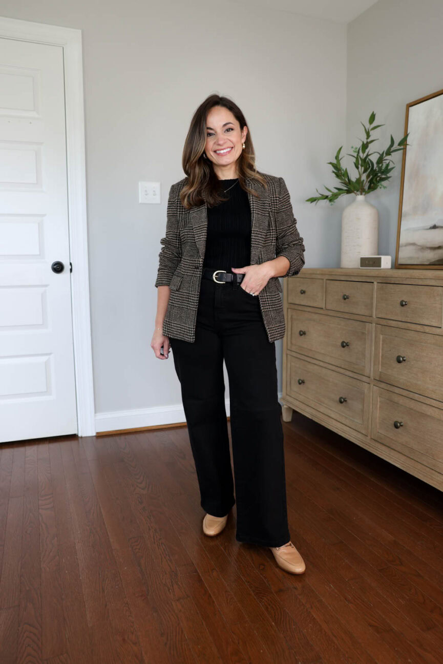 Petite Banana Republic Factory plaid blazer styled with jeans for fall by Brooke of Pumps and Push-Ups.