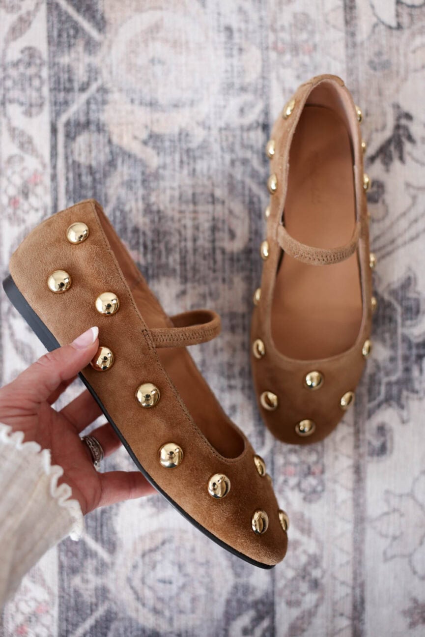 Petite outfit with Madewell Greta Ballet Flats in studded suede styled for fall.