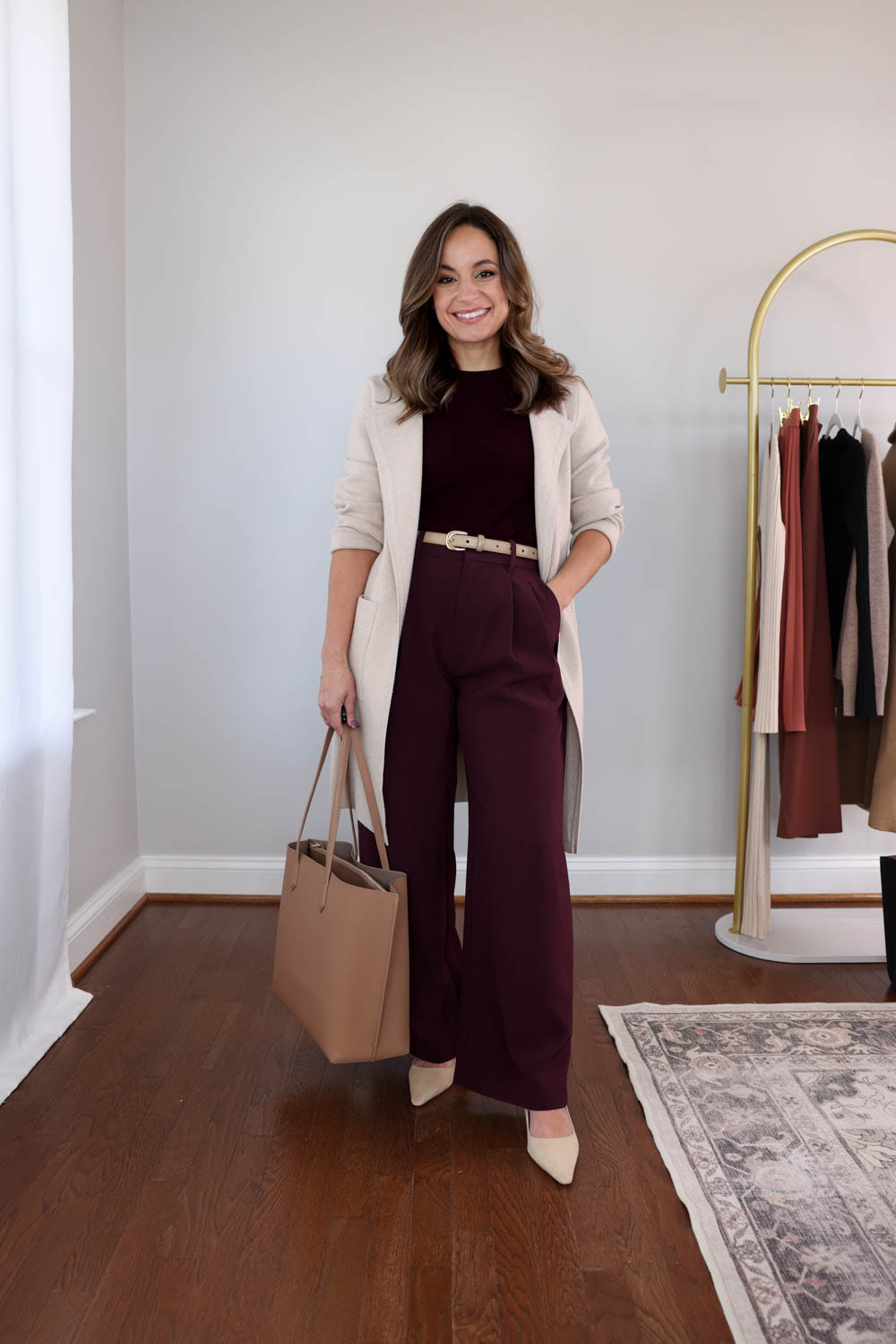 Outfit idea with purple wide leg trousers for work | fall workwear outfit | petite-friendly fall workwear capsule wardrobe | outfits for work