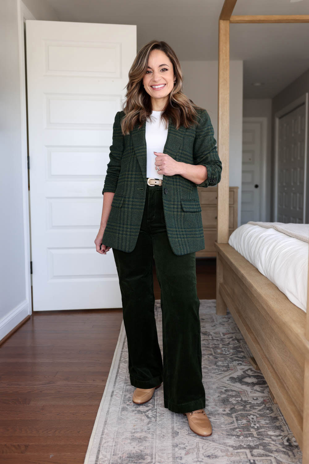 Petite friendly casual workwear idea with corduroy pants and an oversized blazer and loafers