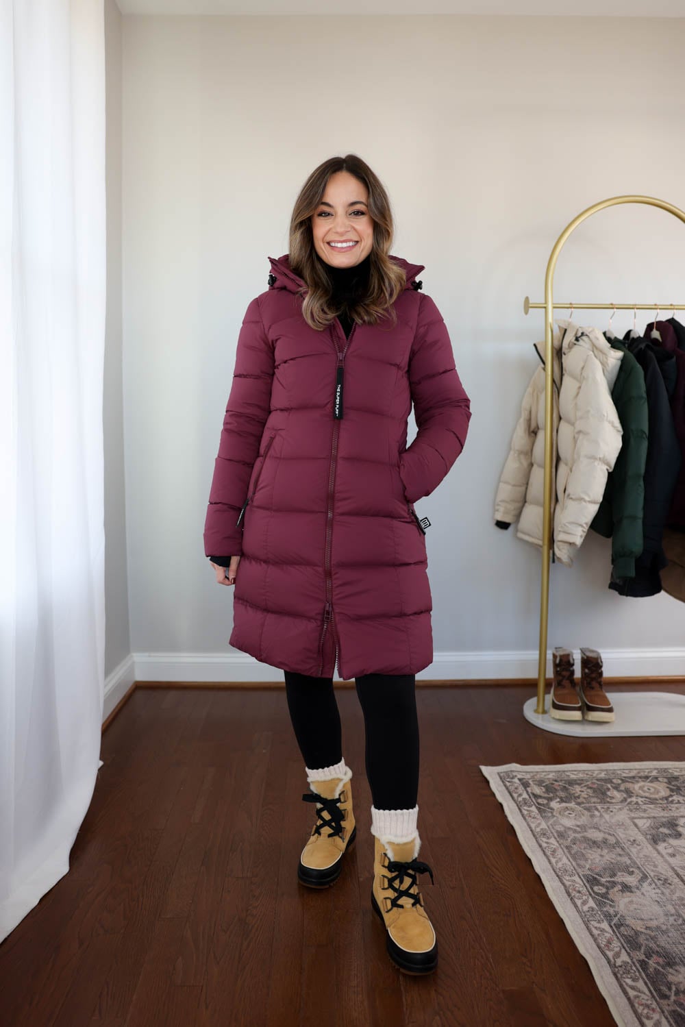 Top puffer coat for cold, wet, winter weater for petites | Aritzia Supersnug Mid on a petite frame | petite winter coats 