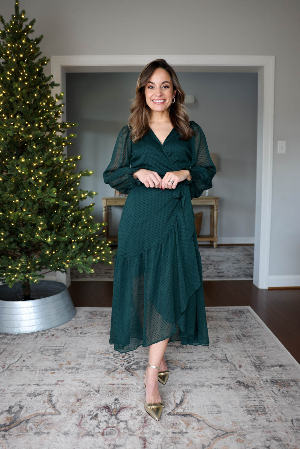 Petite-friendly holiday dress under $60 | dark green holiday dress | petite fashion