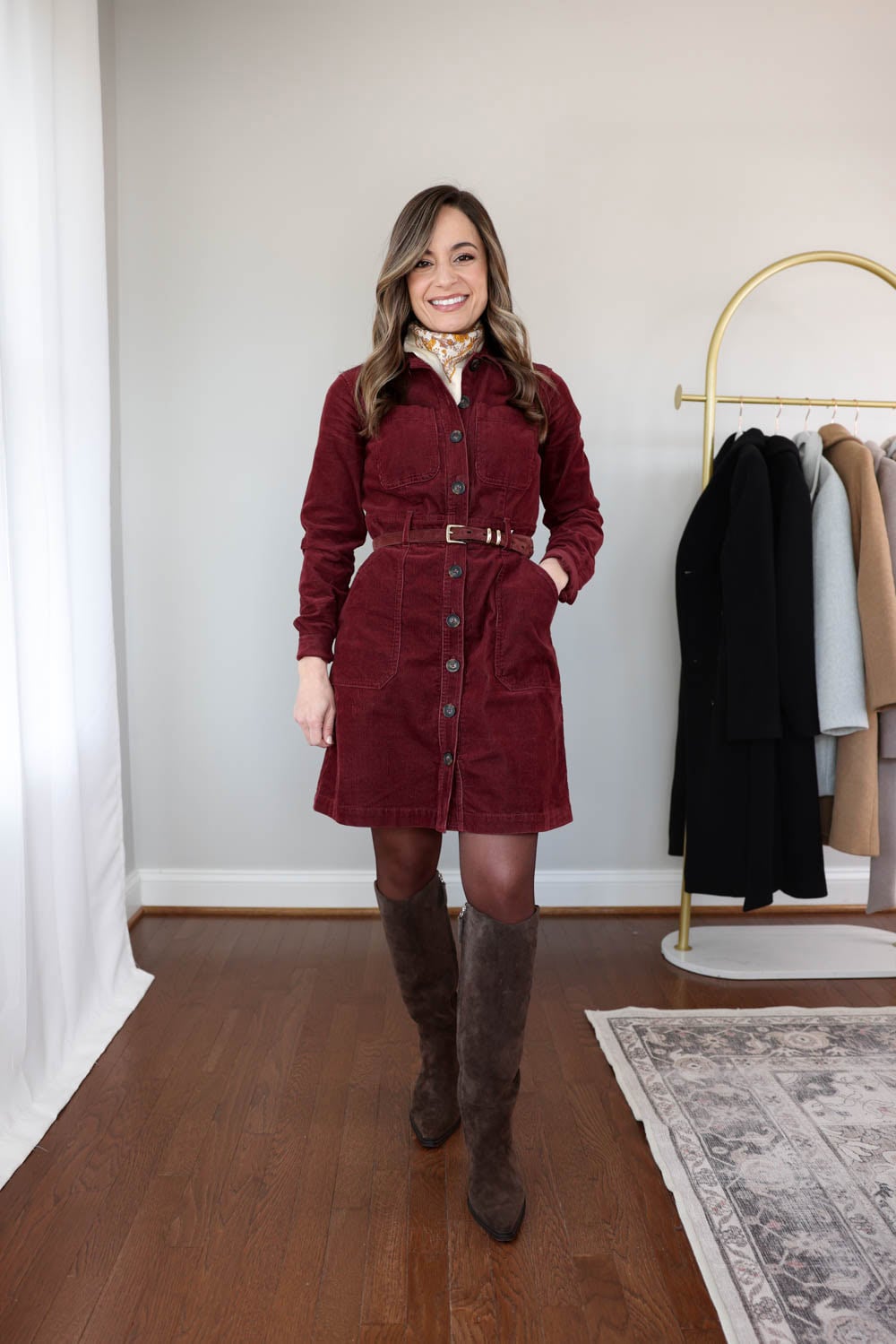 Petite-friendly brown tights from Sheertex | tights for a winter wardrobe | petite fashion 