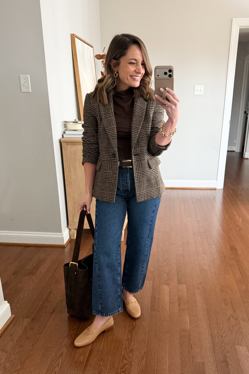 What shoes to wear with barrel leg jeans via pumps and push-ups blog | what shoes to wear with barrel jeans | petite friendly outfits with barrel jeans