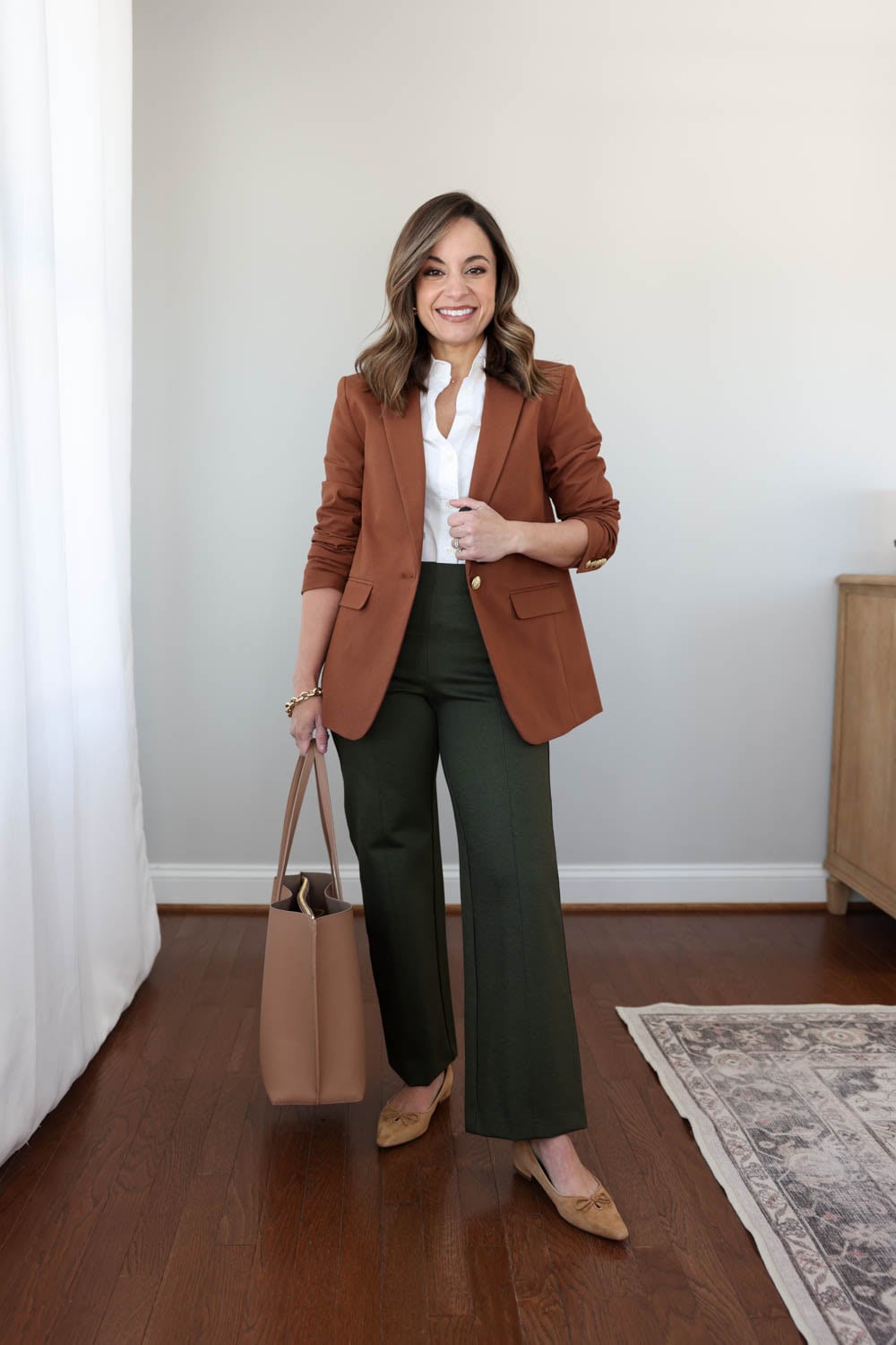 One week of petite-friendly outfit ideas for work via pumps and push-ups petite style blog | petite fashion | business casual outfits for work | workwear capsule outfits 