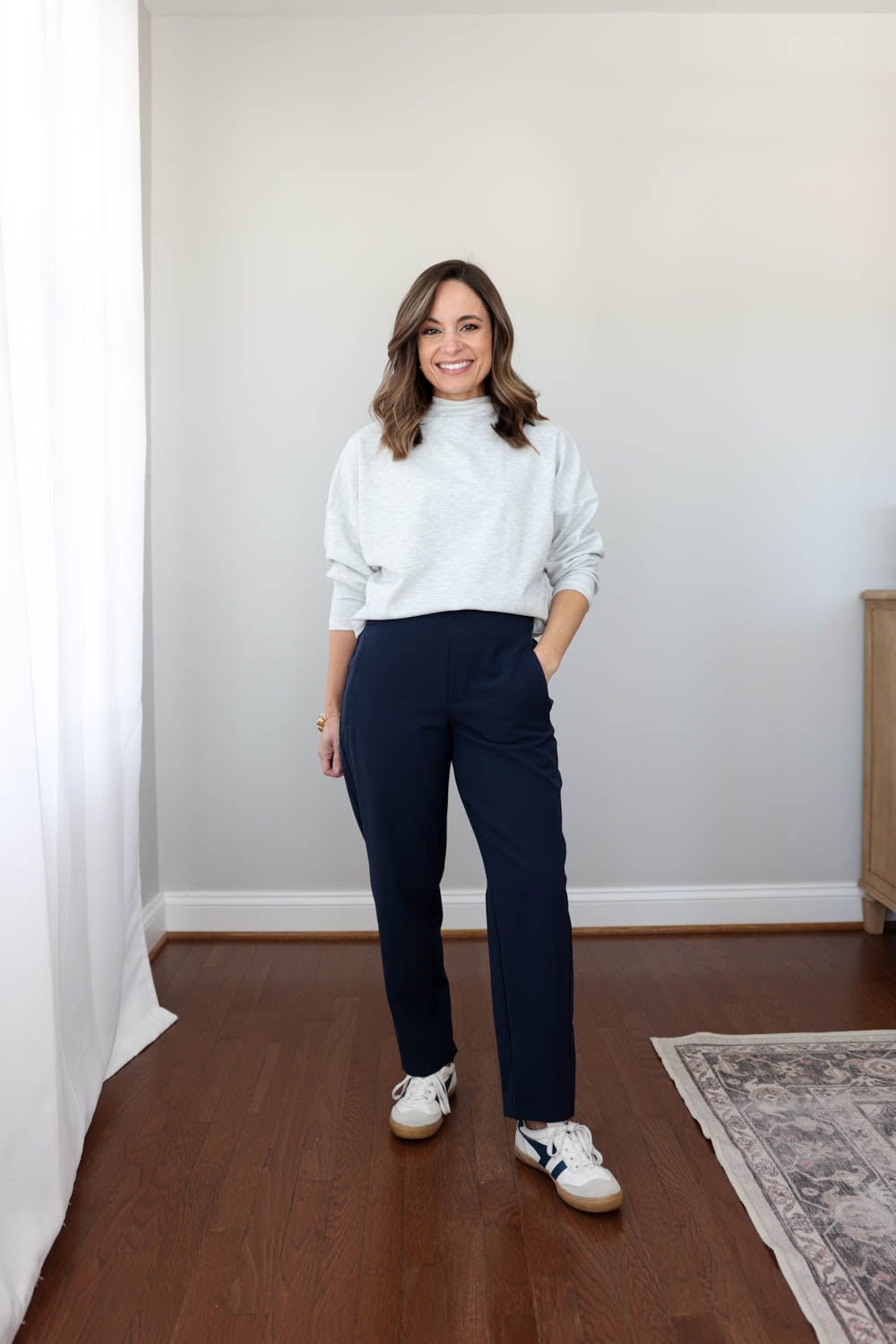 Petite-friendly activewear pants | Endless Pants outfits | petite fashion | travel outfits | casual outfits 