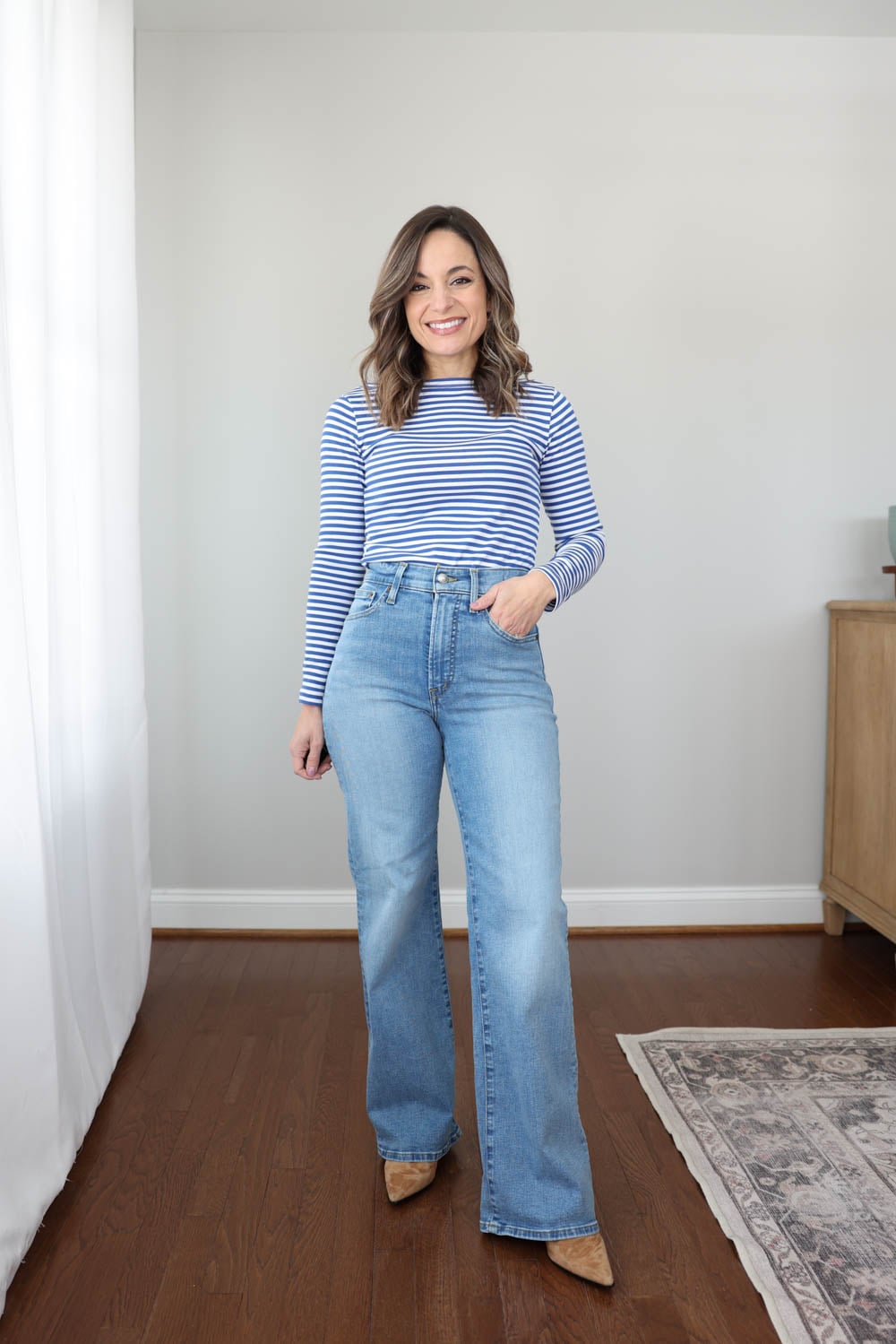 Light wash jeans for petites via pumps and push-ups blog | petite fashion | petite jeans