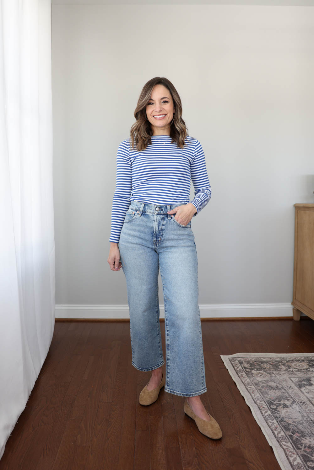 Petite-friendly jeans | spring jeans | light wash jeans