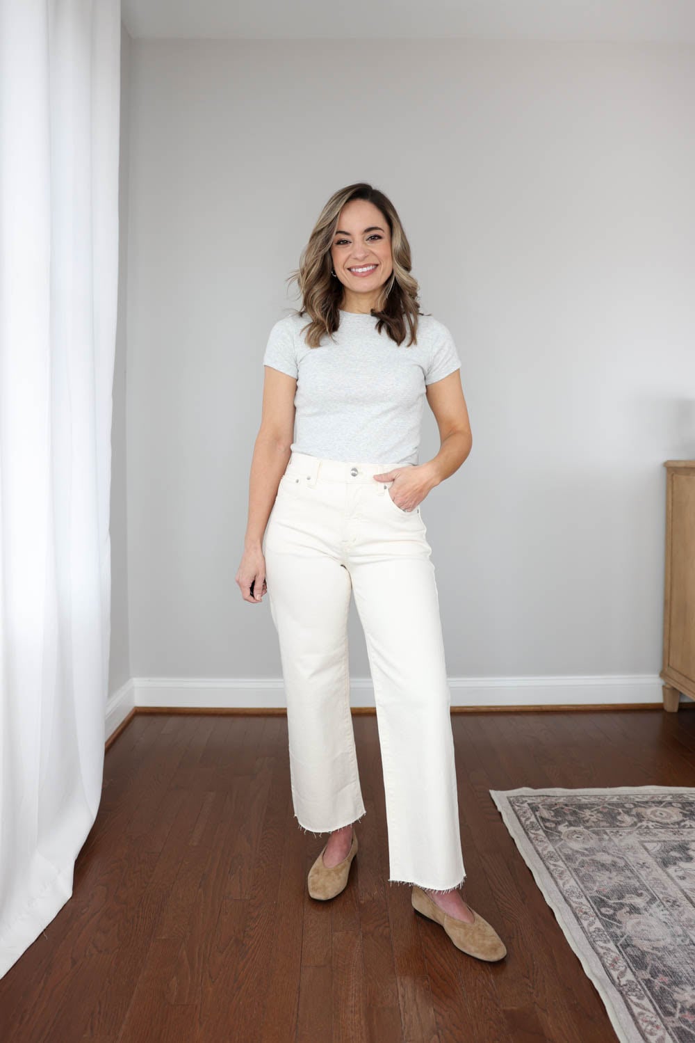 Petite-friendly cotton jeans | which jeans hold their shape the best | petite-friendly jeans | no hem jeans for petites 