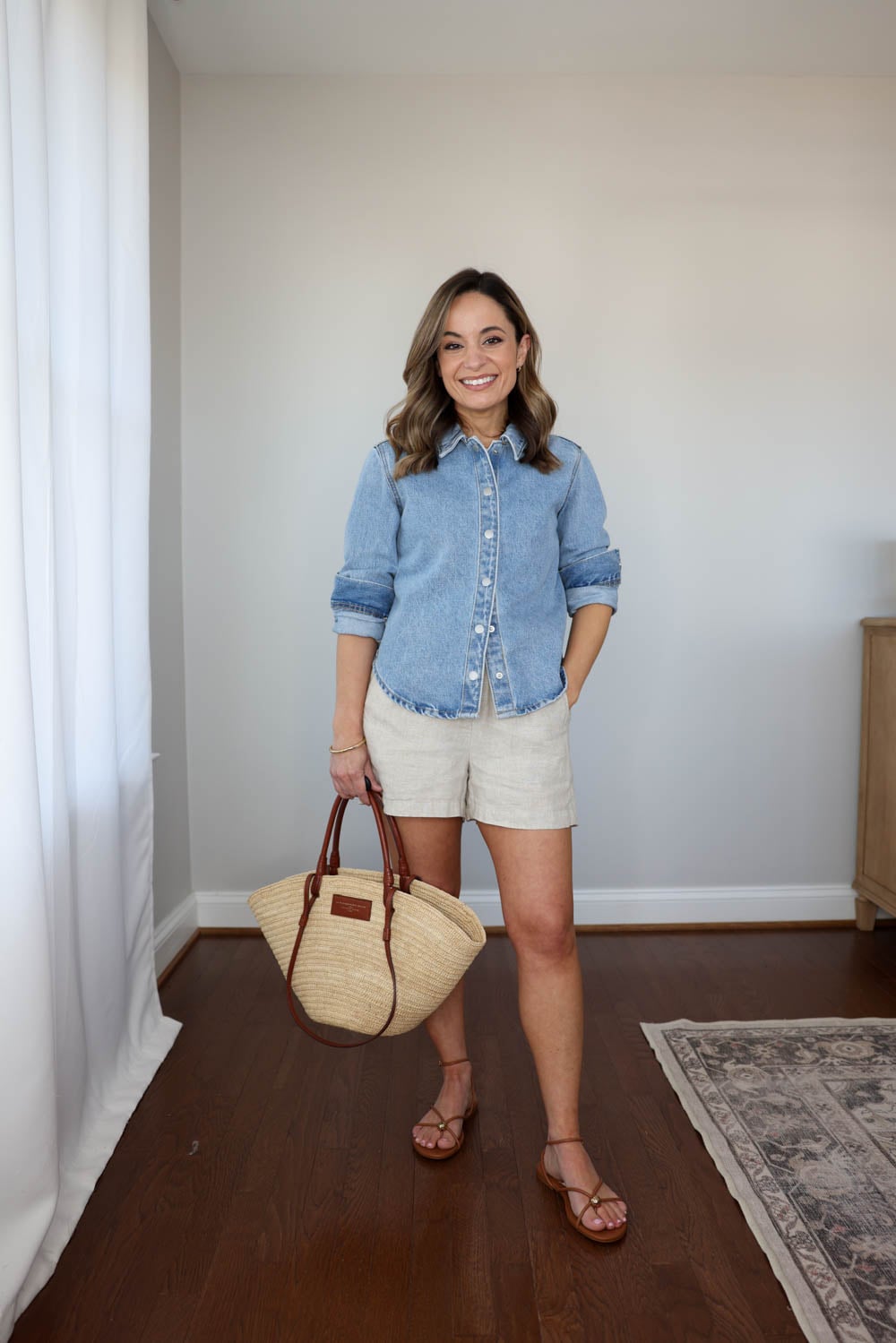 petite spring outfit from a 10-piece capsule wardrobe | petite-friendly spring outfit with linen shorts and denim top