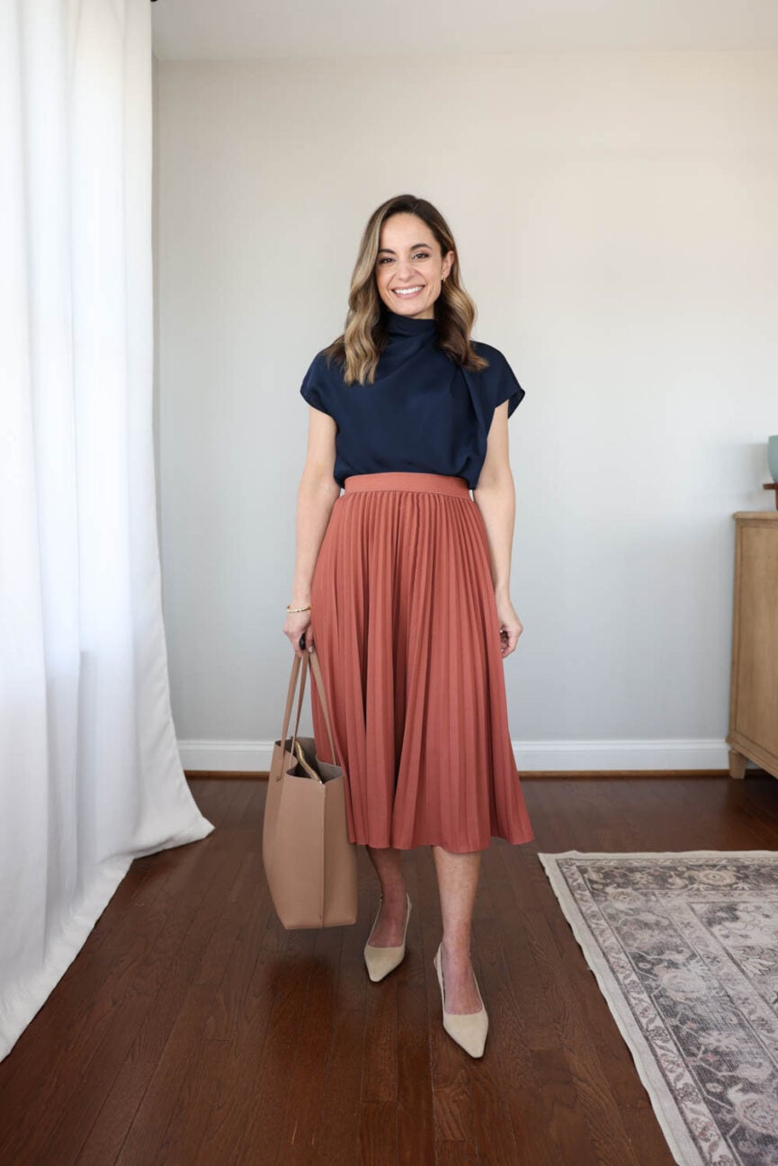 Petite-friendly mix and match workwear outfits | mini capsule wardrobe for work | spring and summer outfits for work with a pleated skirt