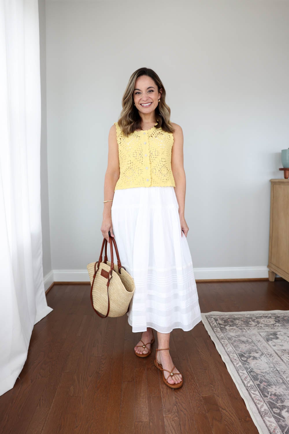 Petite-friendly outfit idea for spring with a white maxi skirt | how to style a white maxi skirt | petite-friendly summer outfits with a skirt 