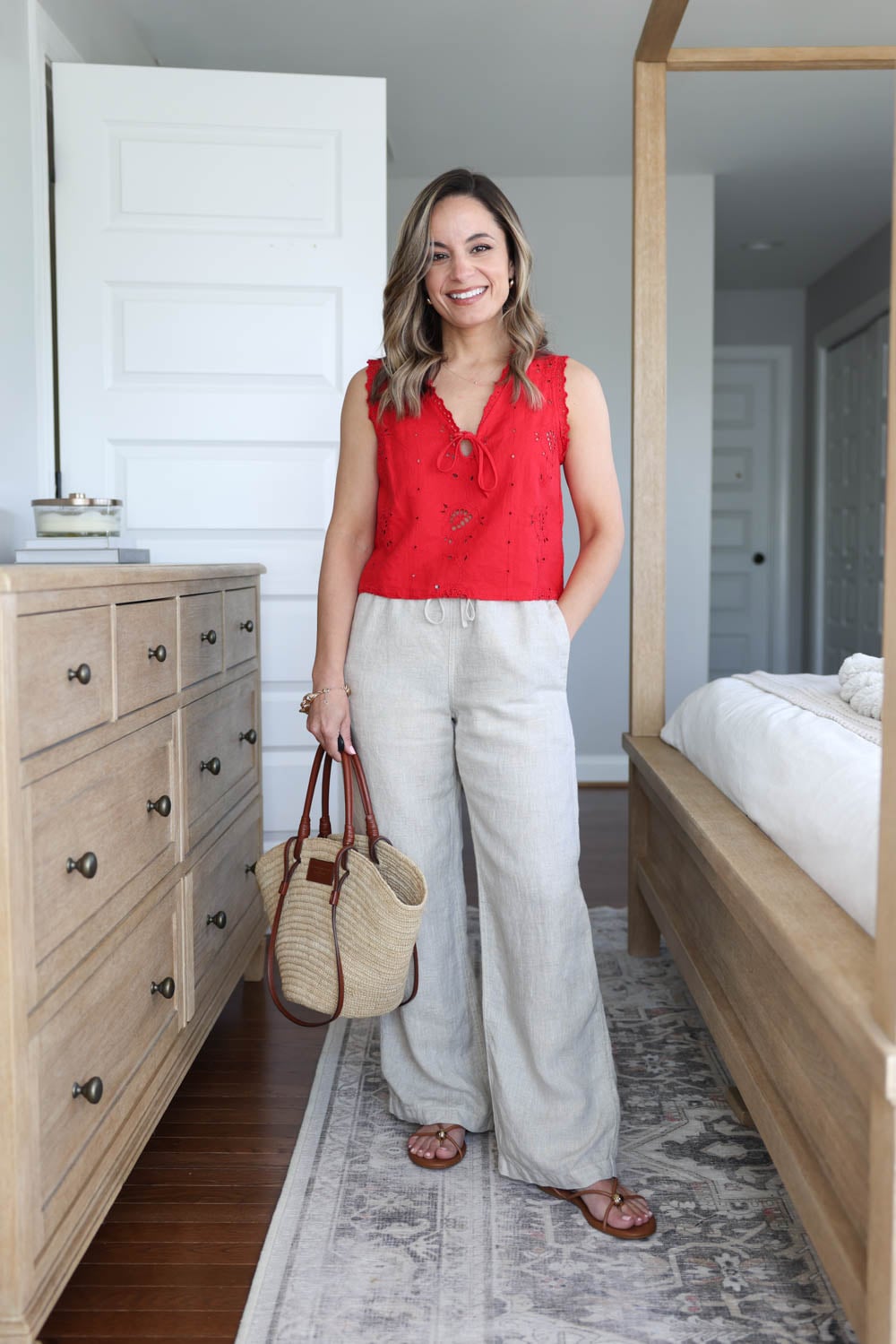Four ways to wear linen pants via pumps and push-ups blog | summer outfits with linen pants | petite fashion 