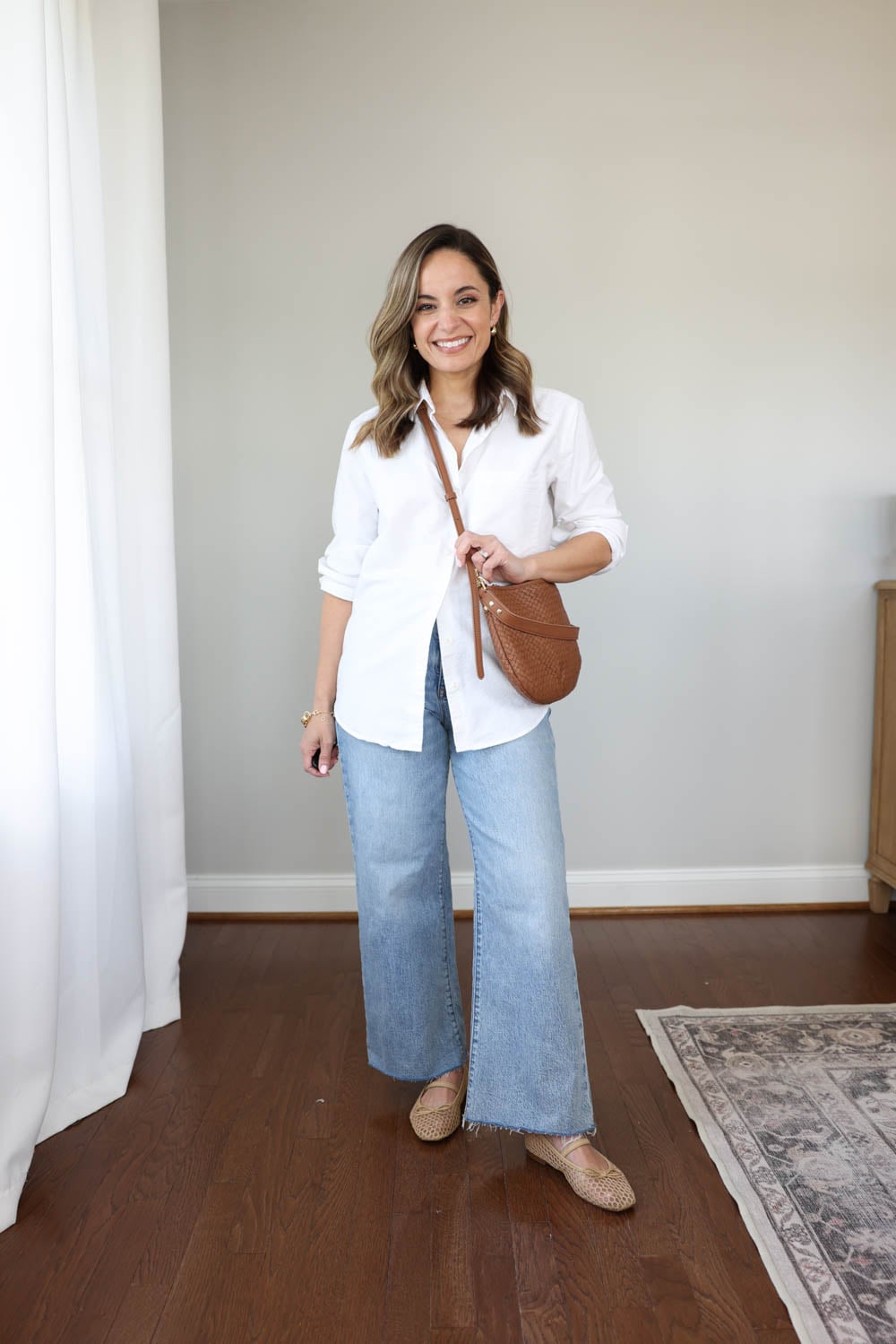 Petite-friendly mini capsule wardrobe | 10 items 15 + outfits