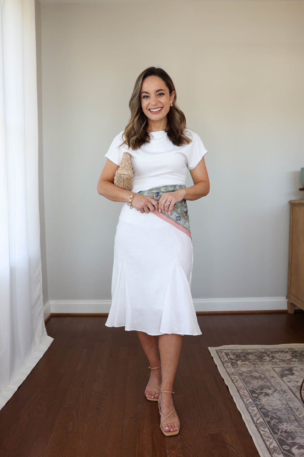 A petite-friendly mini capsule for summer with polished outfits | 10 items 20 outfits for summer for petites | travel capsule wardrobe with polished outfits