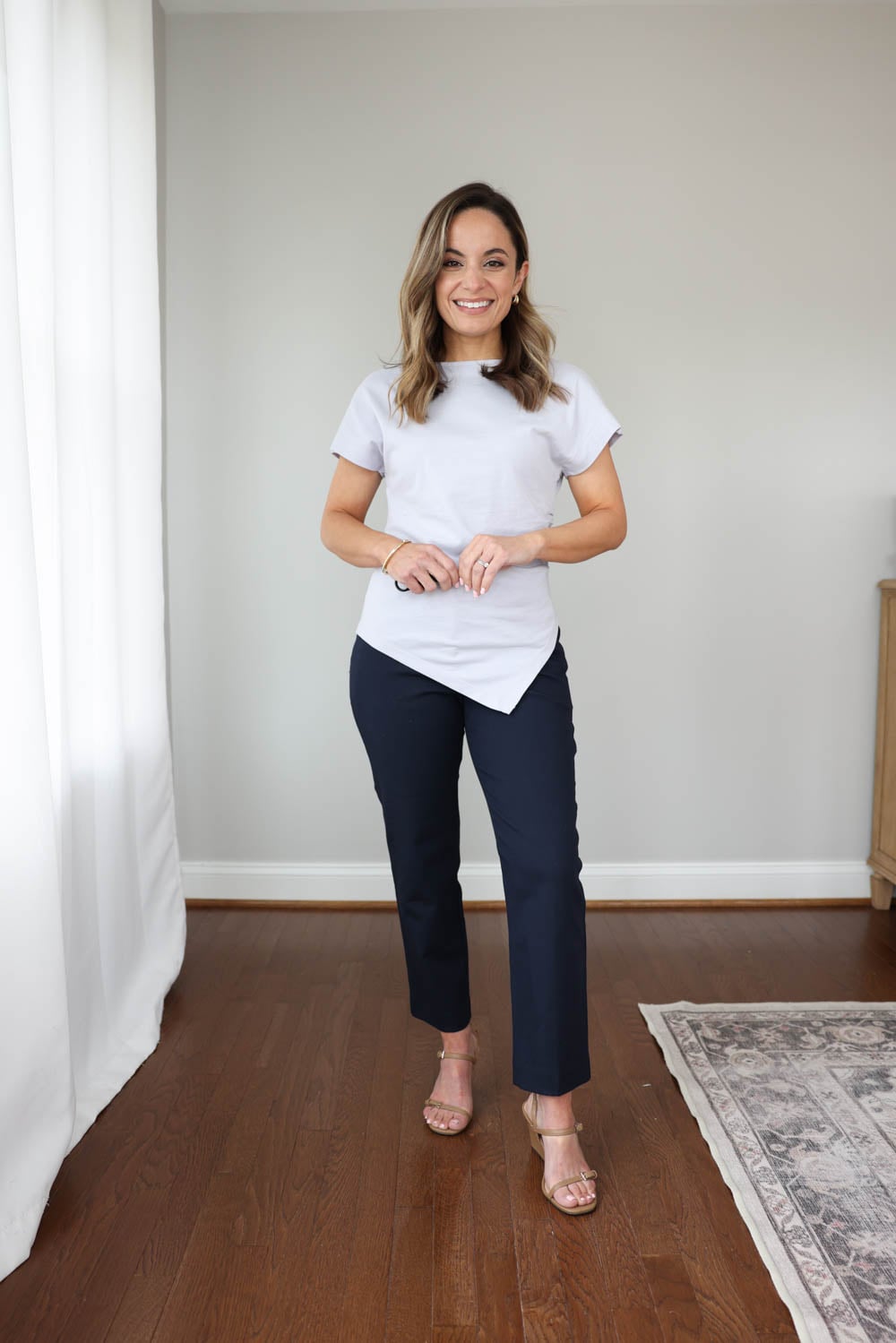 Petite-friendly mid-rise pants for work via pumps and push-ups blog | petite-friendly summer pants | petite pants 