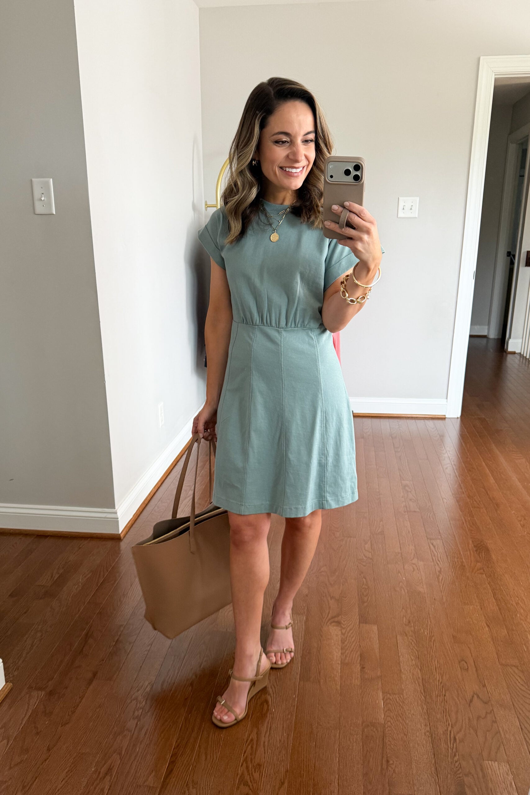 Petite-friendly business casual outfit | spring and summer outfits for work | cotton dress for work 