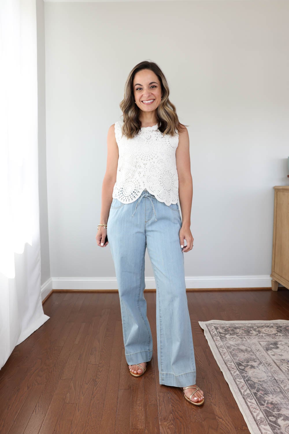 Petite-friendly summerweight jeans | summer jeans for petites | petite fashion