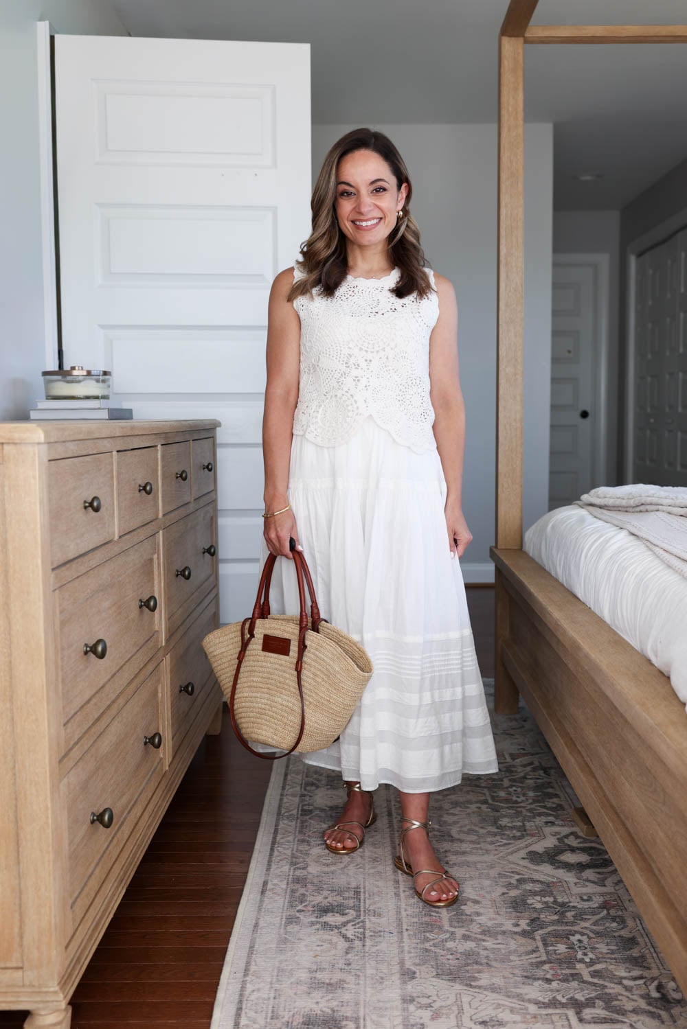 Petite-friendly neutral summer outfits | summer outfits  for petites | white maxi skirt for petites 