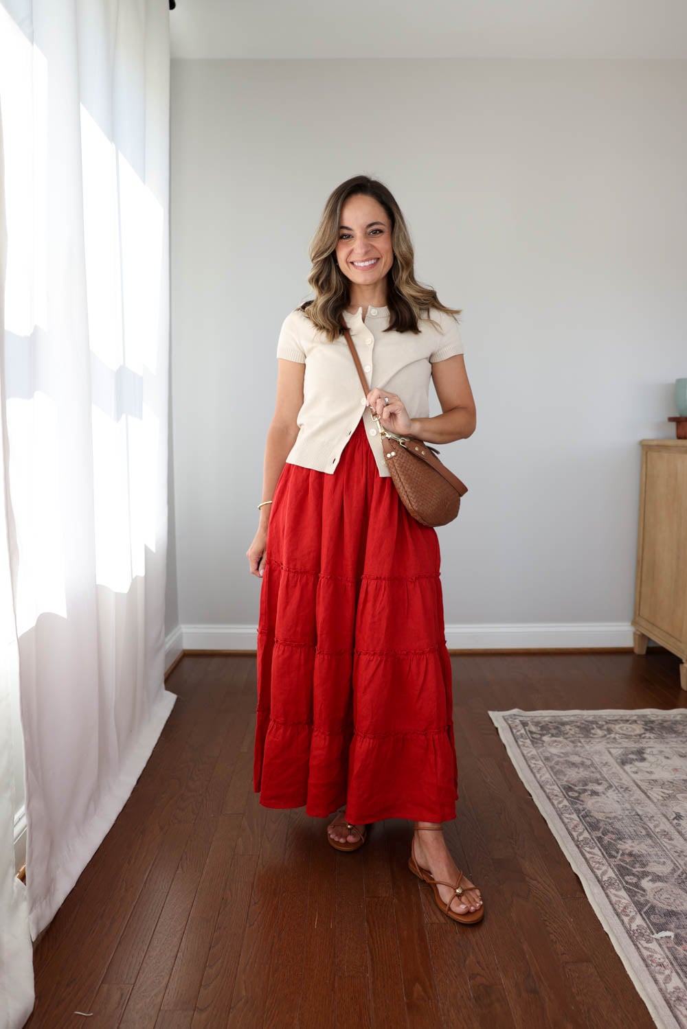 Petite-friendly outfit with a linen dress and short sleeve cardigan | ways to layer a dress 
